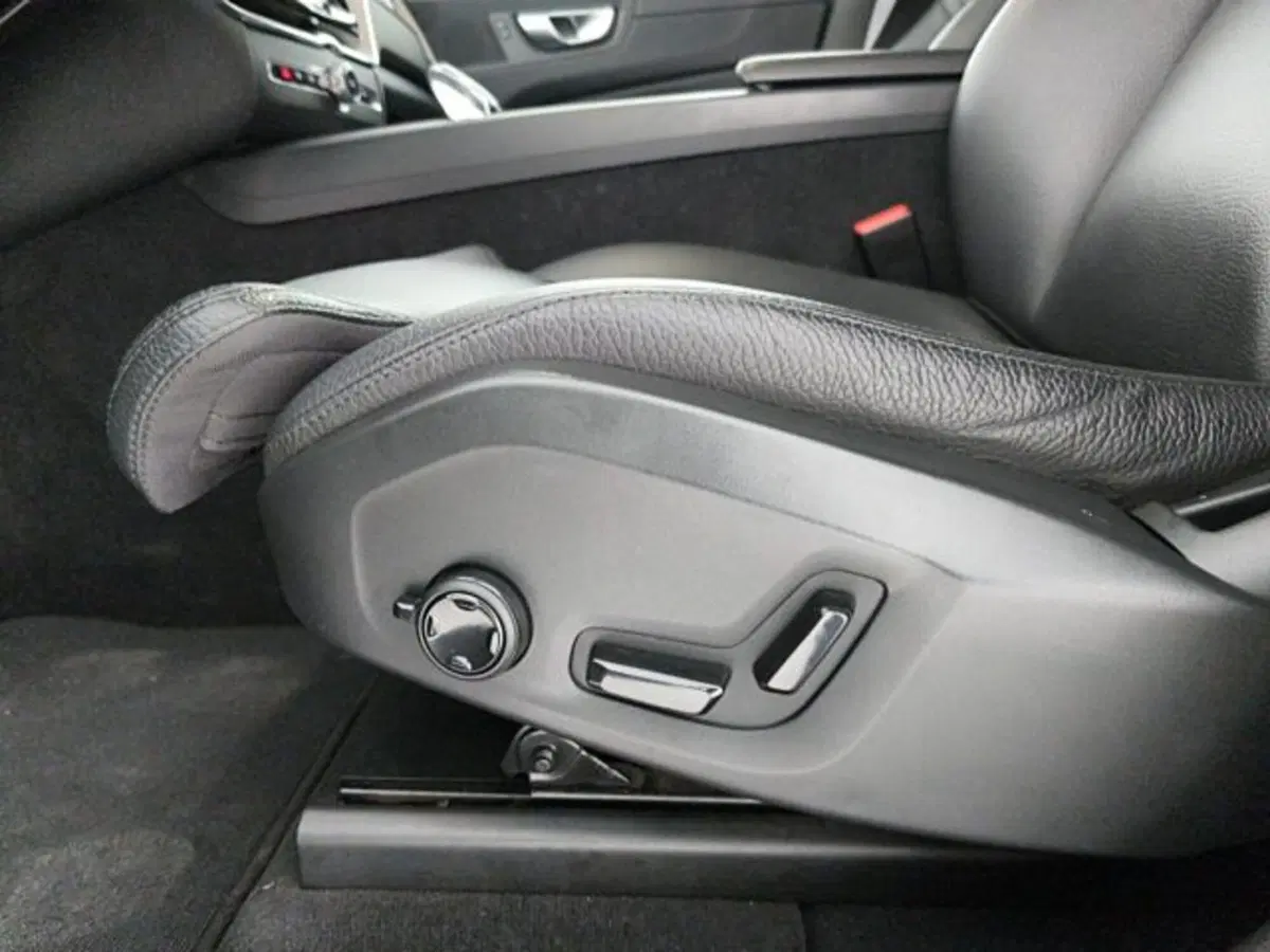 Volvo XC60 usata a Modena (19)
