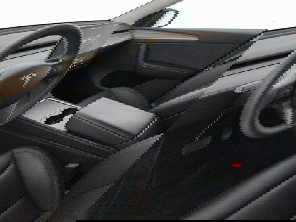 Tesla Model Y usata a Modena (12)
