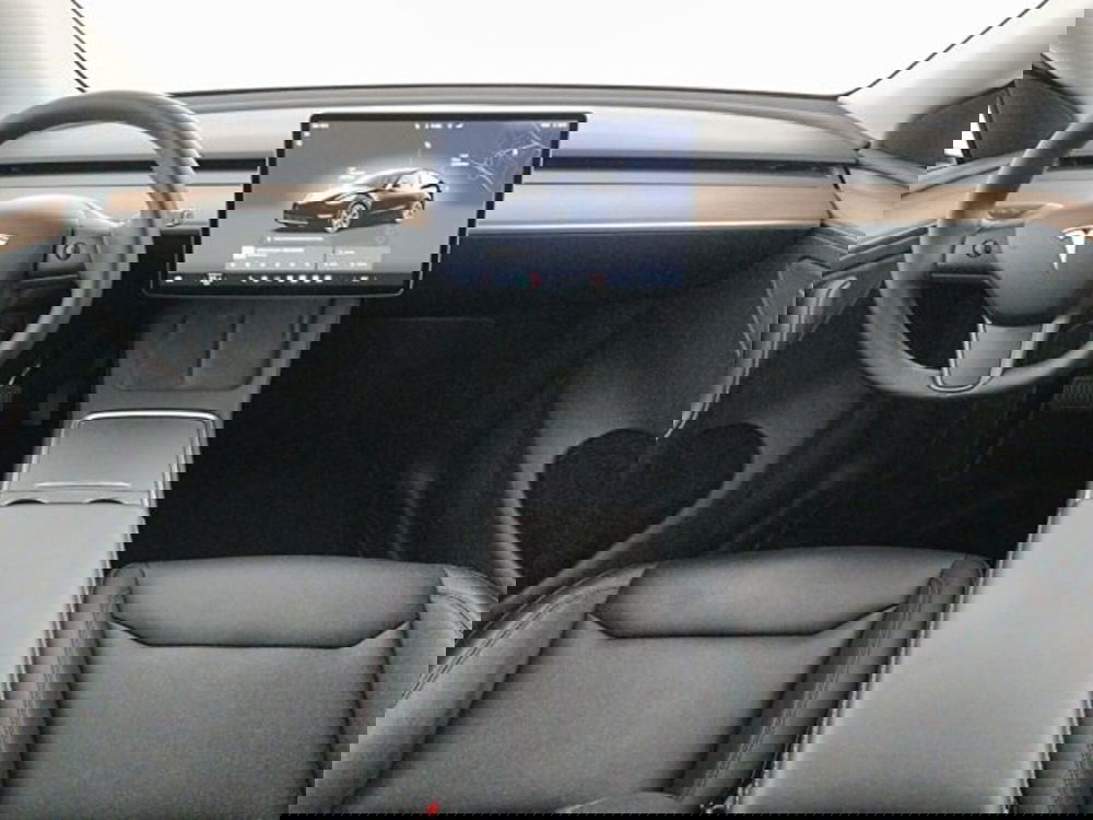 Tesla Model Y usata a Modena (13)