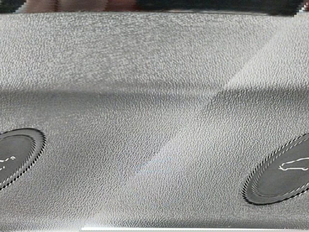 Tesla Model Y usata a Modena (8)