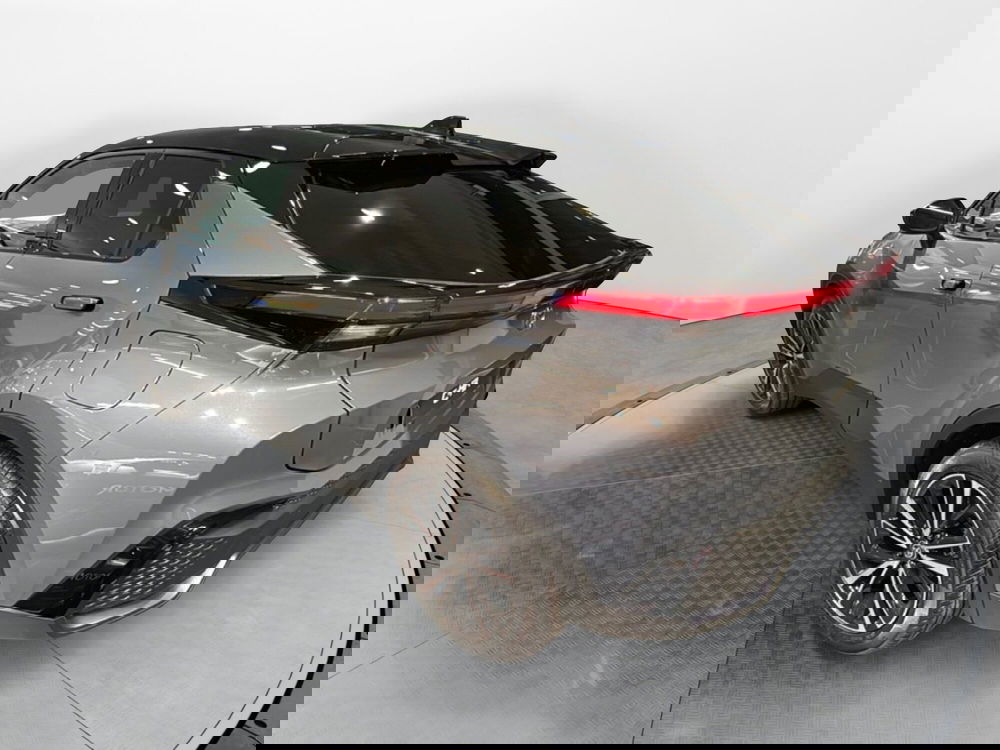 Toyota Toyota C-HR nuova a Bologna (5)