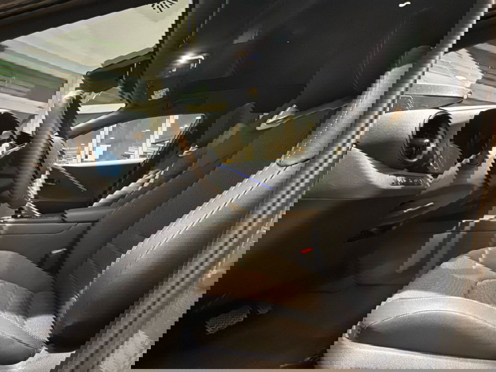 Toyota Toyota C-HR nuova a Bologna (8)