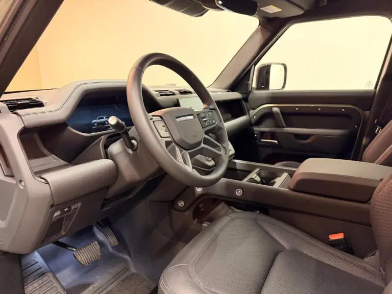 Land Rover Defender usata a Venezia (10)