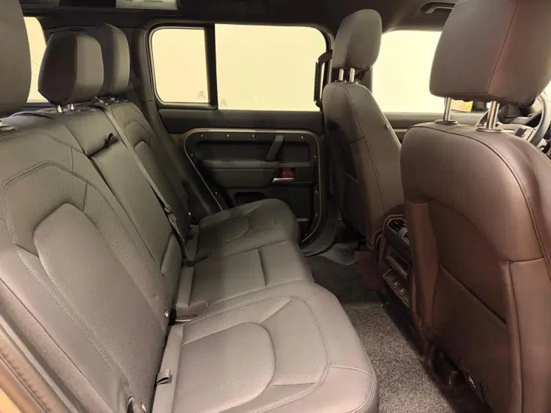 Land Rover Defender usata a Venezia (9)