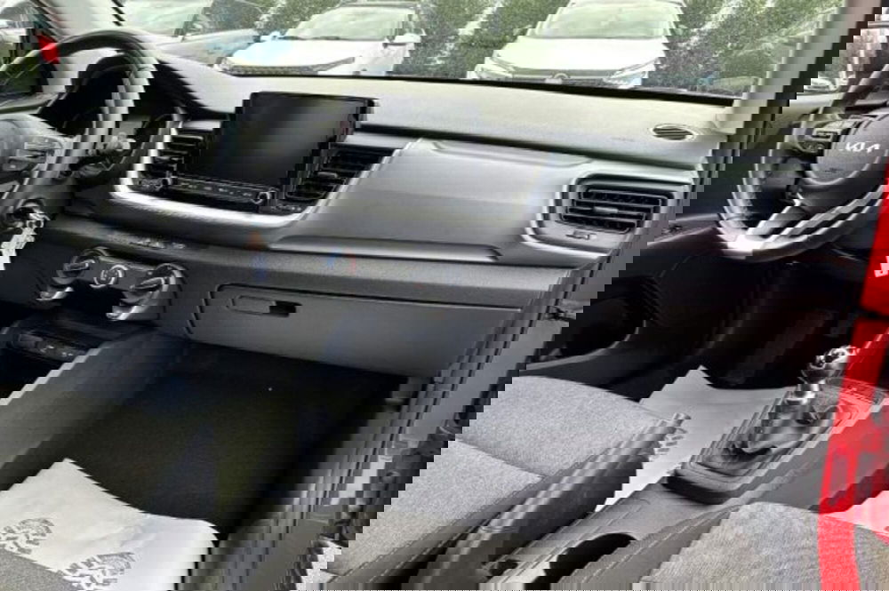 Kia Stonic usata a Latina (9)