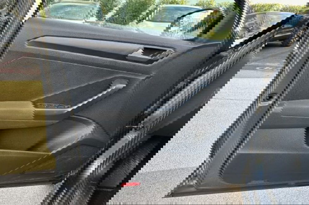 Volkswagen T-Roc usata a Latina (12)