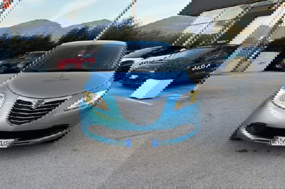 Lancia Ypsilon usata a Latina (2)
