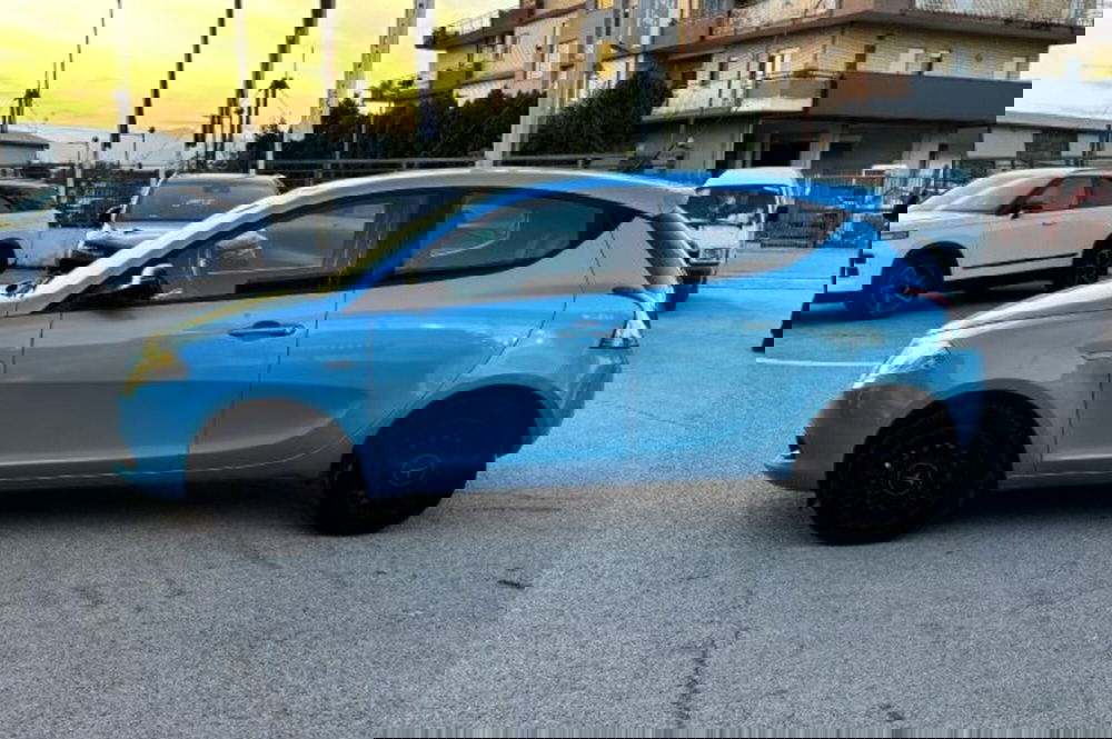 Lancia Ypsilon usata a Latina (4)