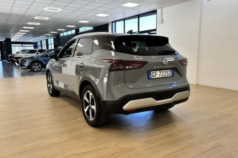 Nissan Qashqai usata a Latina (5)