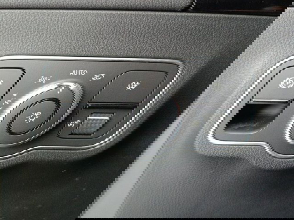 Mercedes-Benz GLA SUV usata a Catania (18)