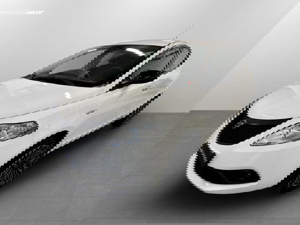 Lancia Ypsilon usata a Verona