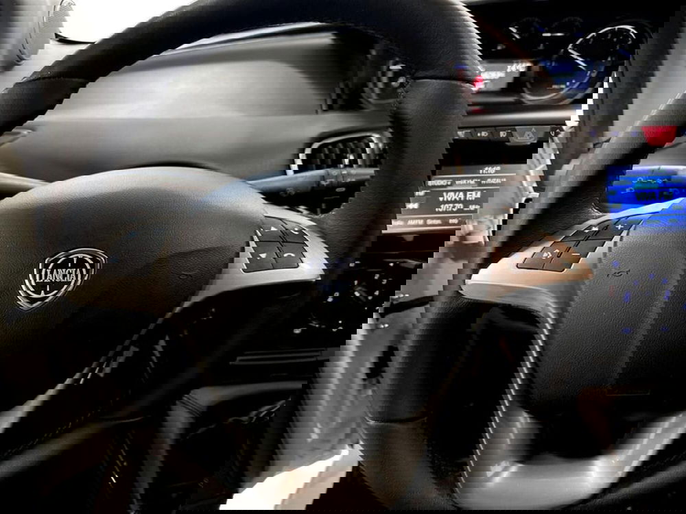 Lancia Ypsilon usata a Verona (12)