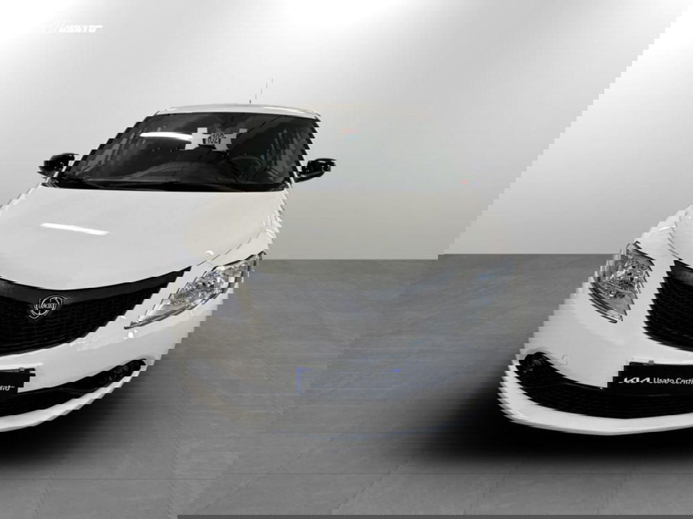 Lancia Ypsilon usata a Verona (2)