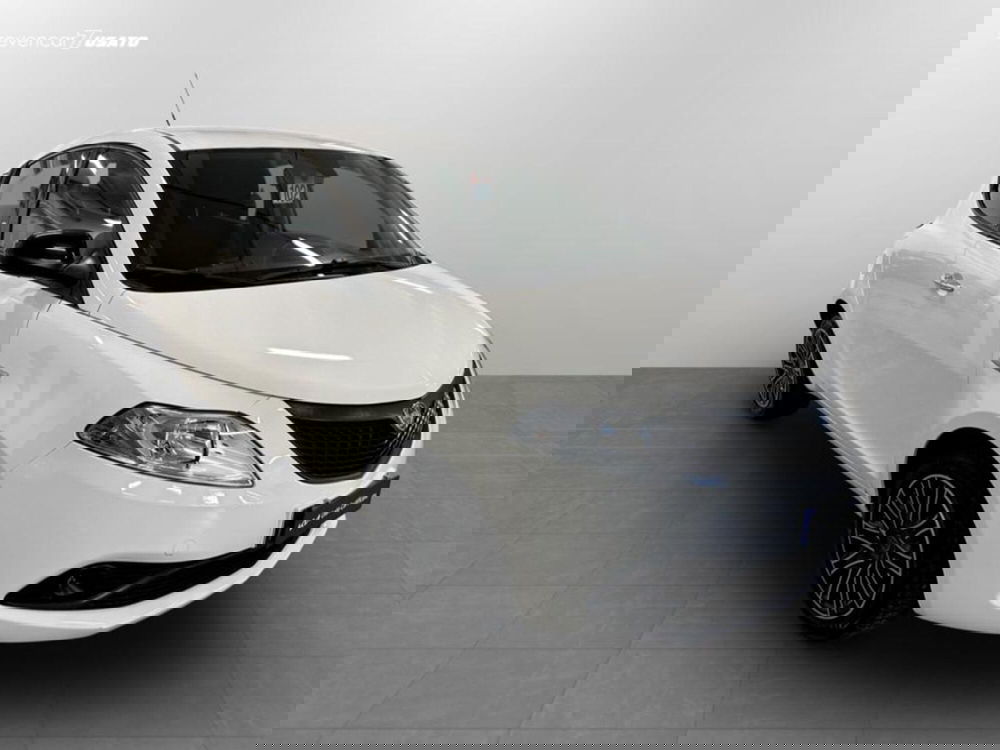 Lancia Ypsilon usata a Verona (3)