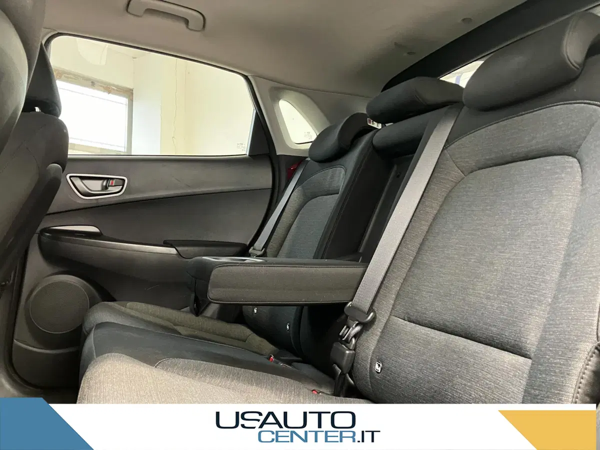 Hyundai Kona usata a Milano (14)