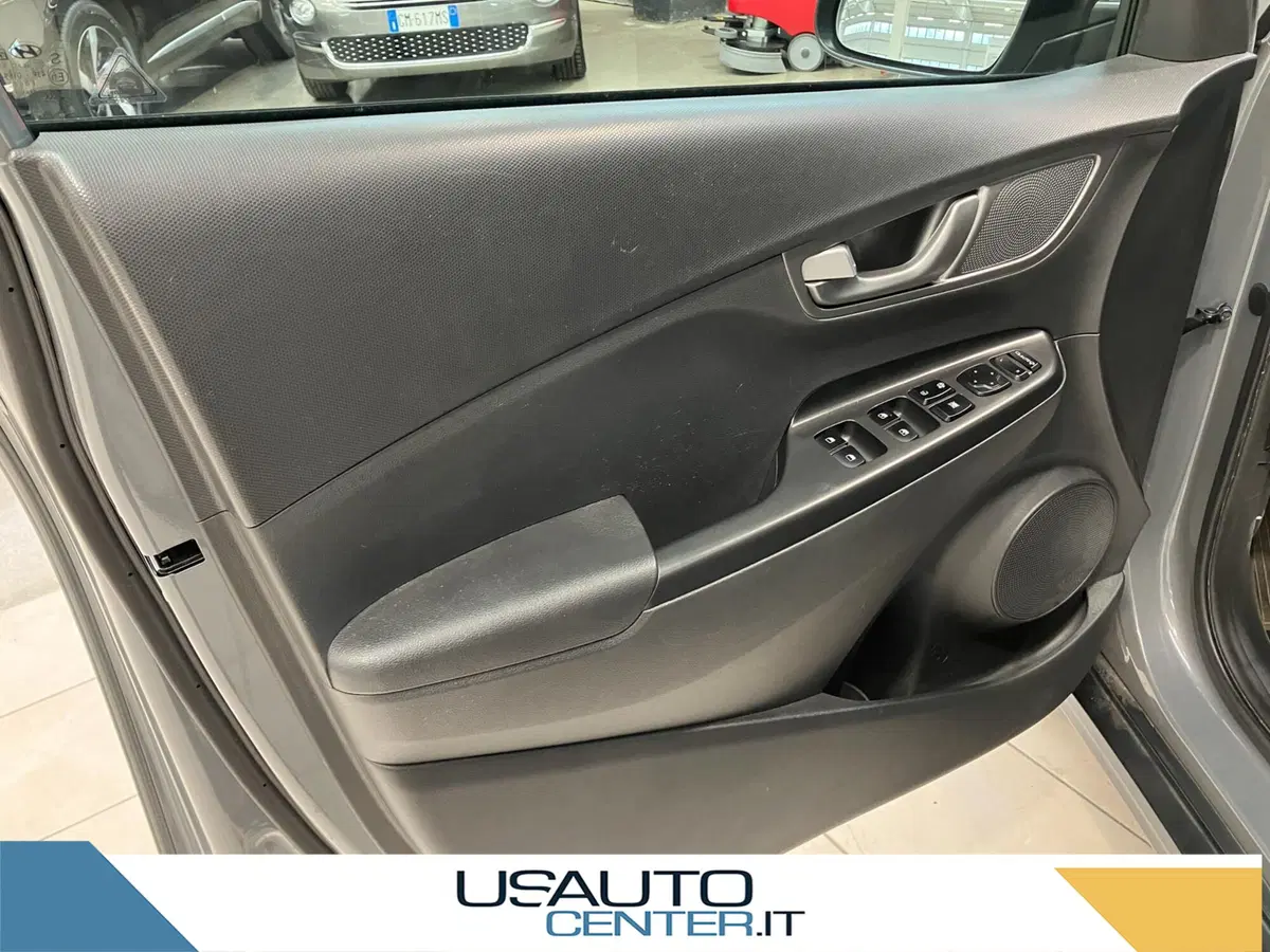 Hyundai Kona usata a Milano (6)