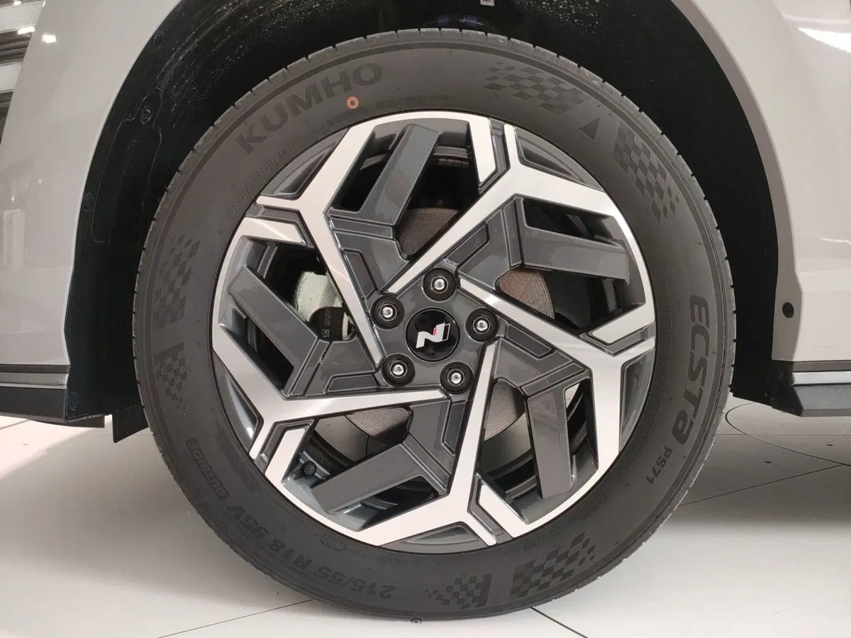 Hyundai Kona nuova a L'Aquila (7)