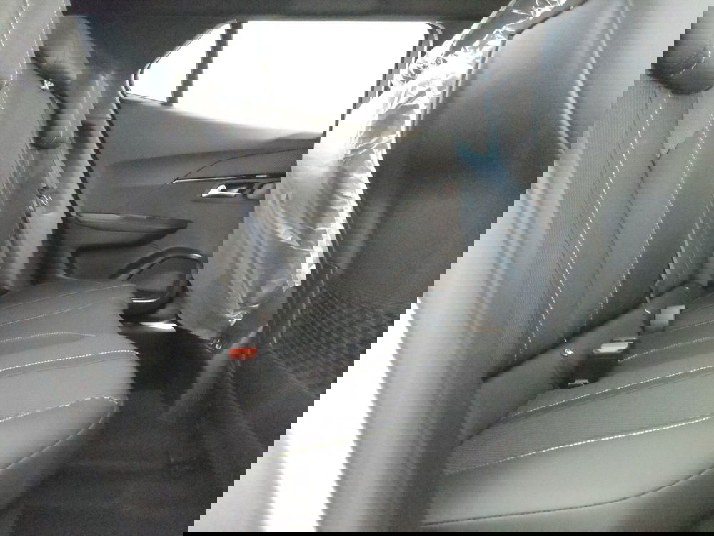 Peugeot 2008 nuova a L'Aquila (14)