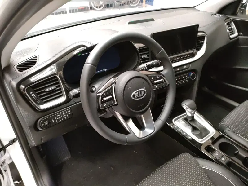 Kia XCeed nuova a Teramo (11)