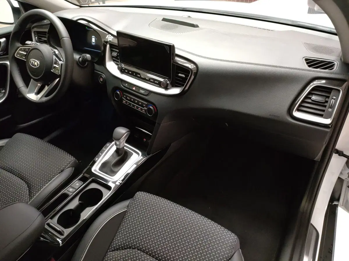 Kia XCeed nuova a Teramo (12)