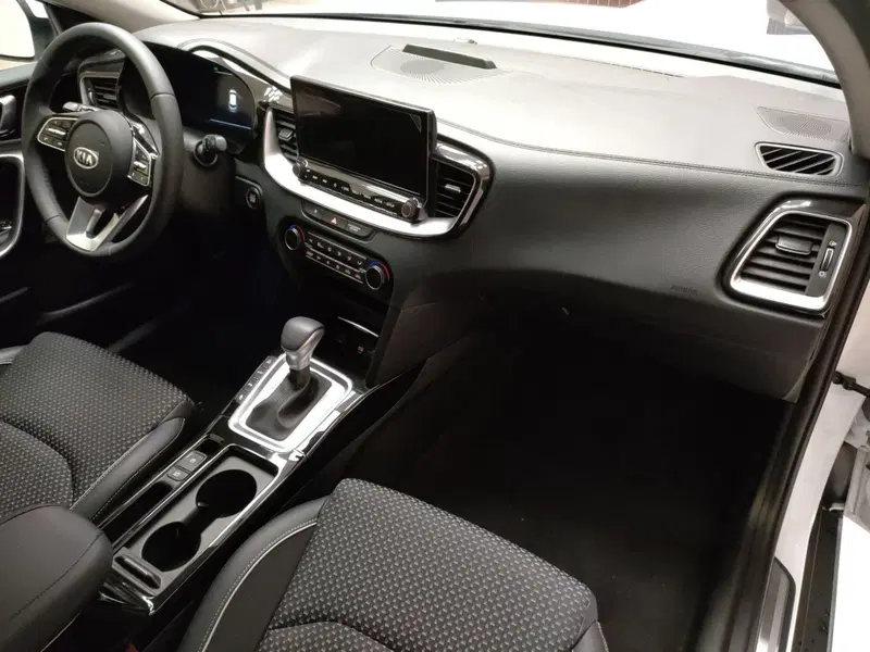 Kia XCeed nuova a Teramo (12)