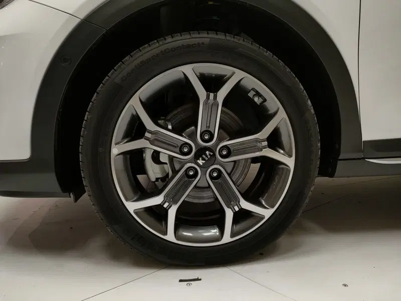 Kia XCeed nuova a Teramo (7)