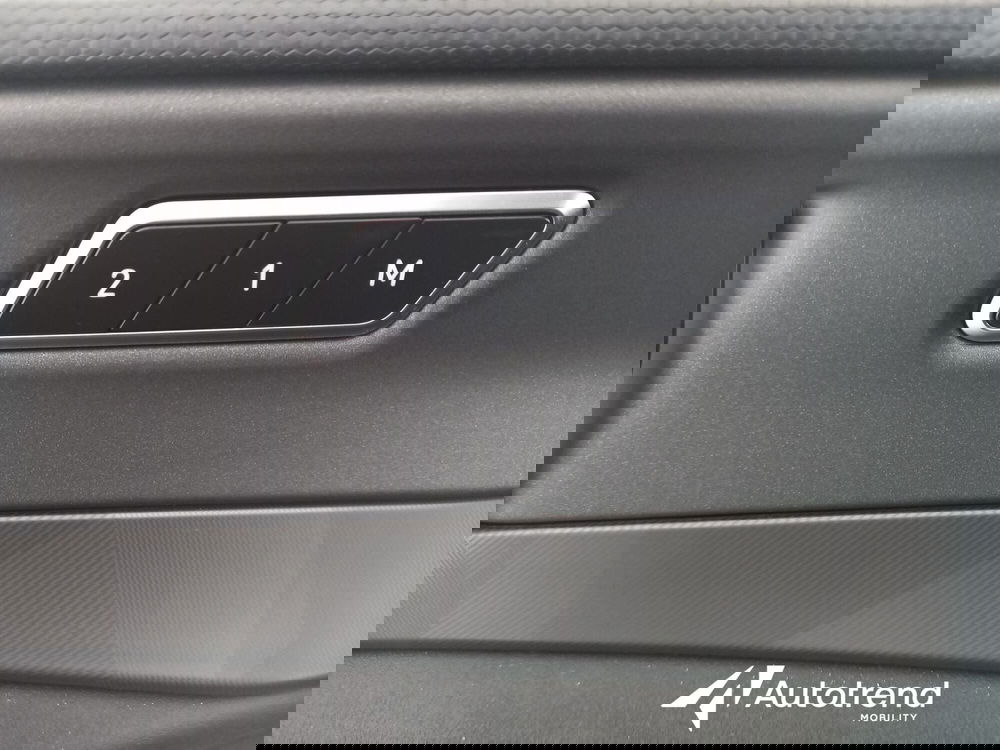 Lynk & Co 01 usata a Bari (18)