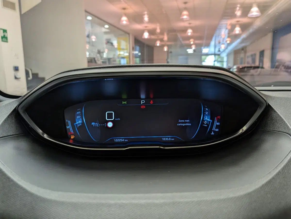 Peugeot 3008 usata a Teramo (18)
