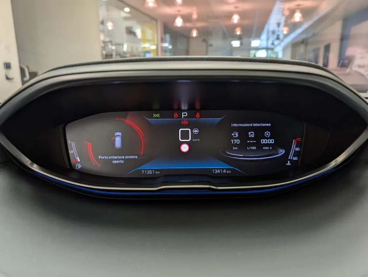 Peugeot 3008 usata a Teramo (18)