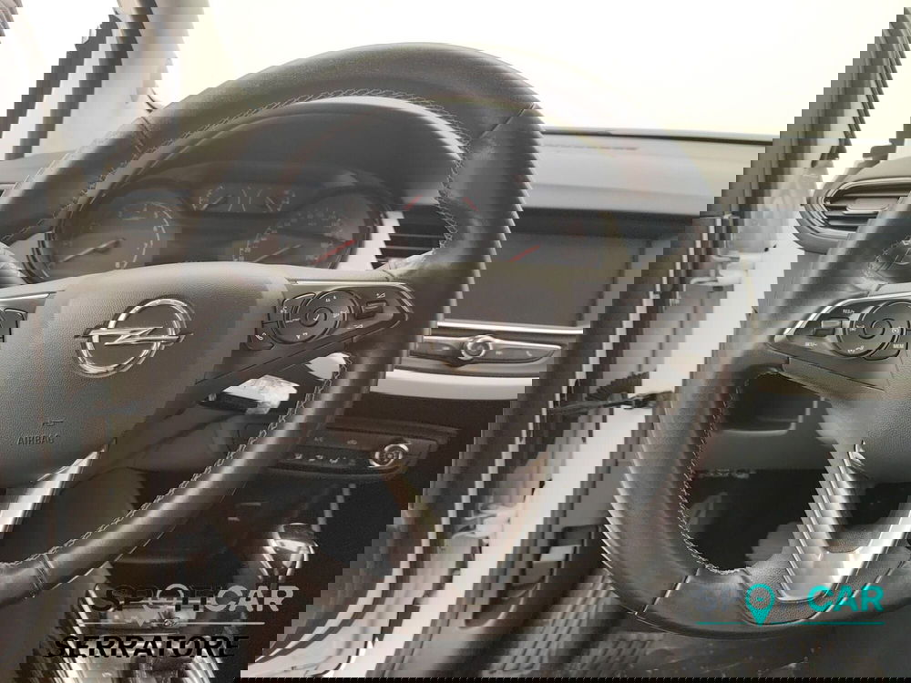 Opel Crossland X usata a Como (8)