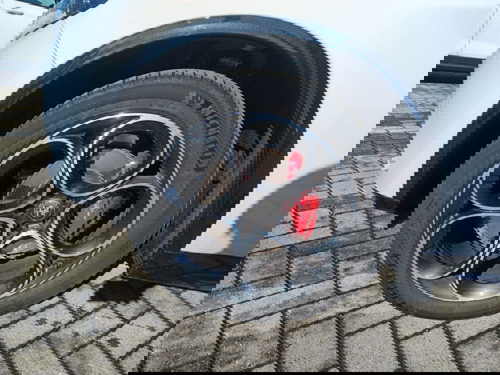 Alfa Romeo Stelvio usata a Alessandria (10)