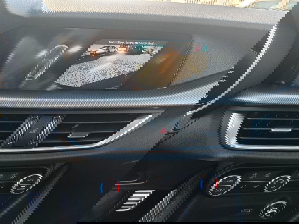 Alfa Romeo Stelvio usata a Alessandria (17)