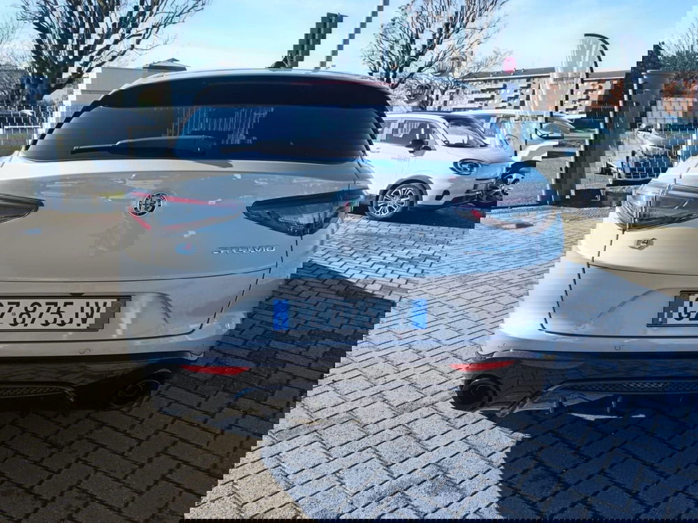 Alfa Romeo Stelvio usata a Alessandria (6)