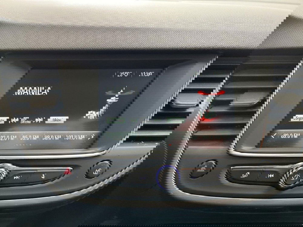 Opel Crossland X usata a Torino (14)