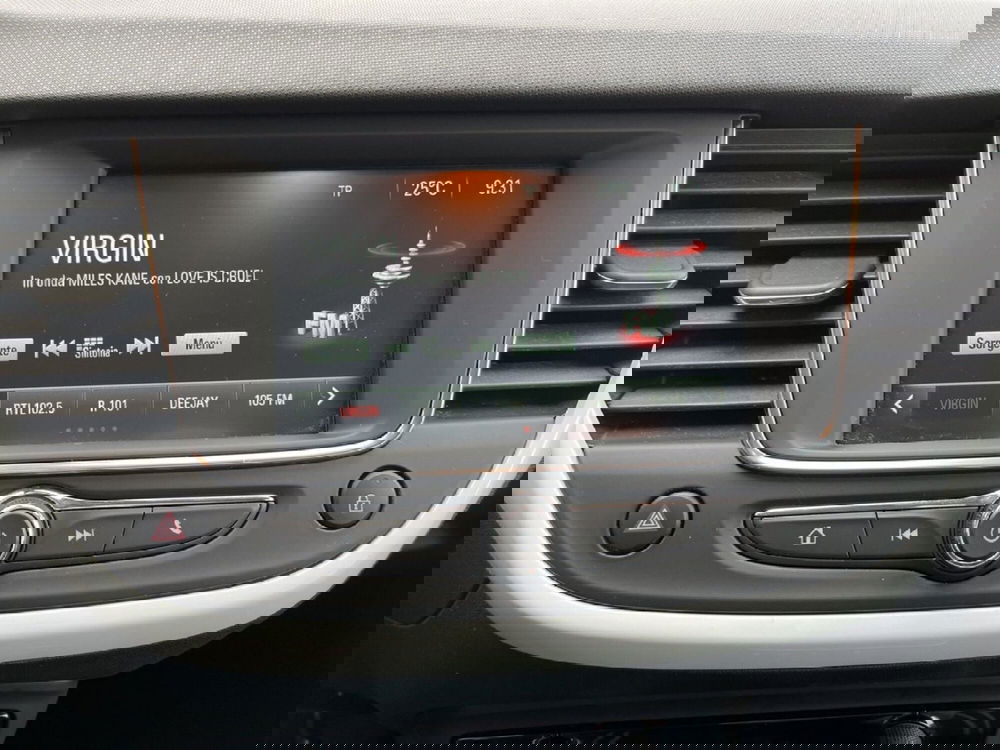 Opel Crossland X usata a Torino (14)