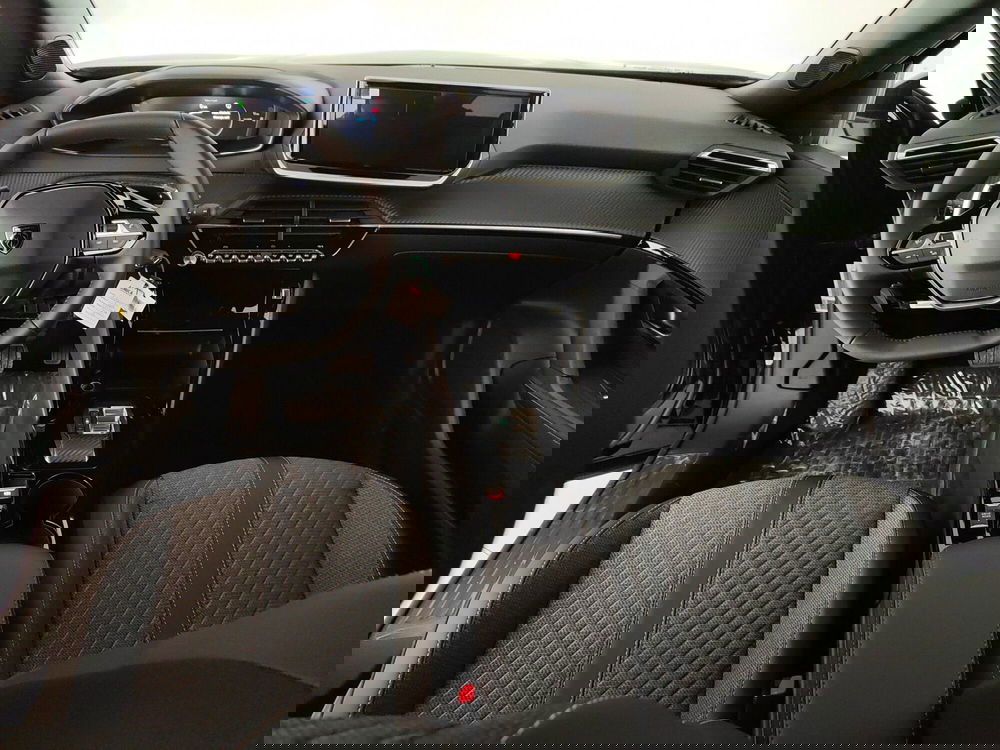 Peugeot 2008 nuova a Caserta (15)