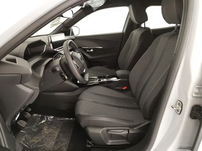 Peugeot 2008 nuova a Caserta (16)