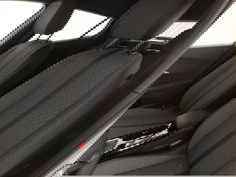 Peugeot 2008 nuova a Caserta (17)