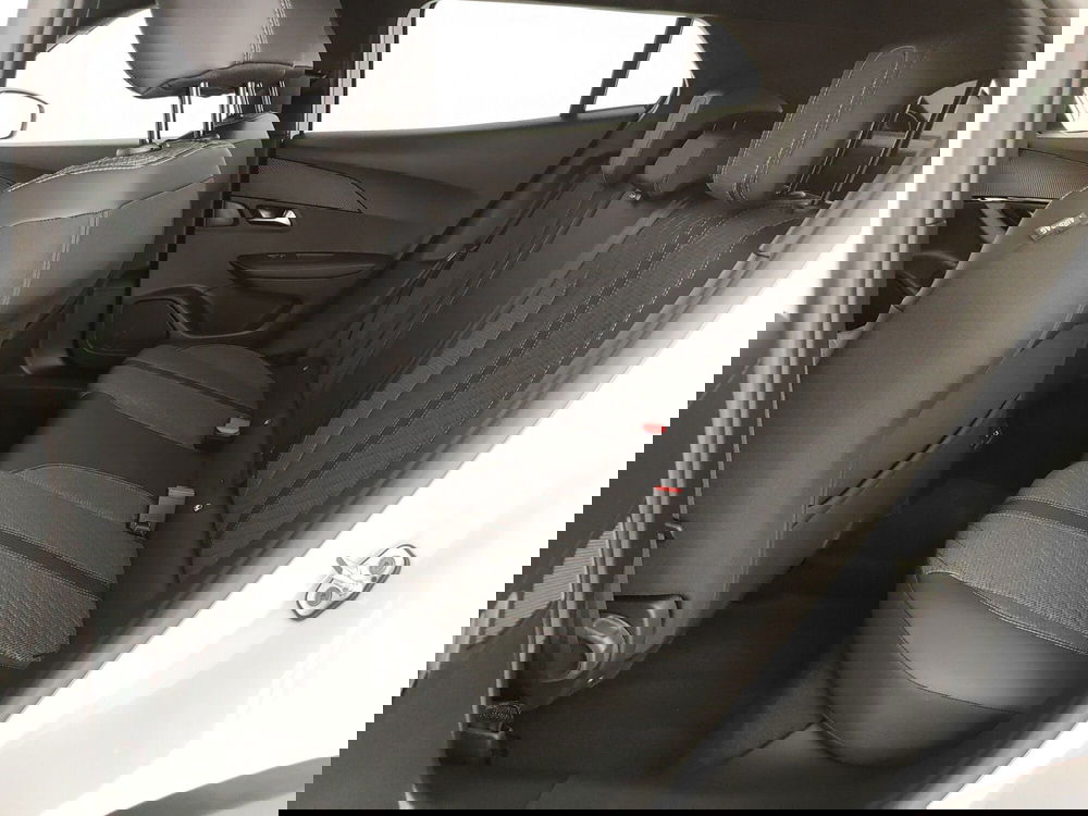 Peugeot 2008 nuova a Caserta (18)
