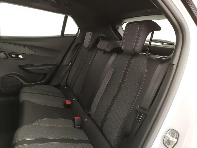 Peugeot 2008 nuova a Caserta (19)