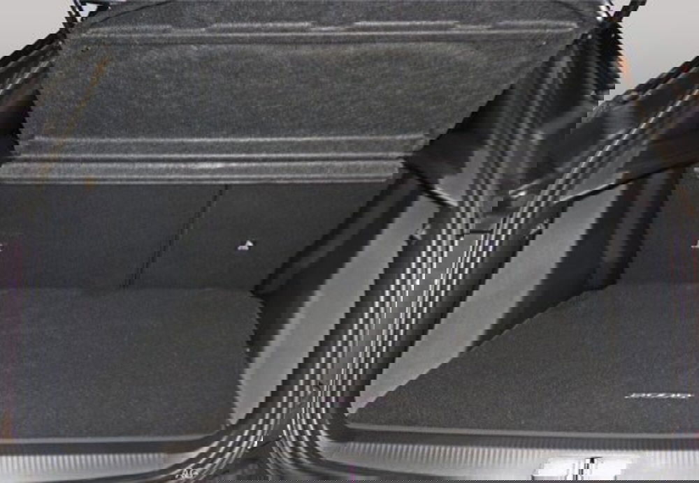 Peugeot 2008 nuova a Caserta (11)