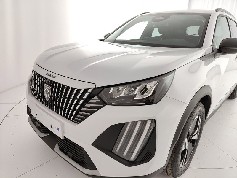 Peugeot 2008 nuova a Caserta (13)