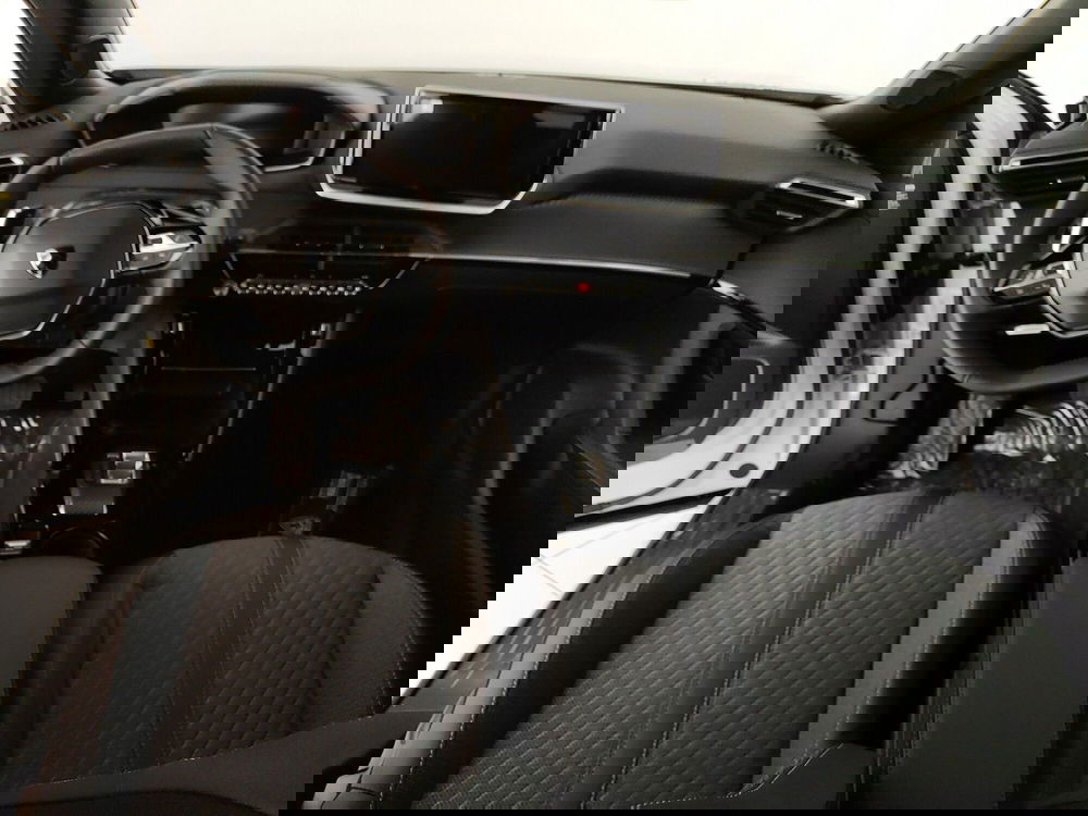 Peugeot 2008 nuova a Caserta (15)