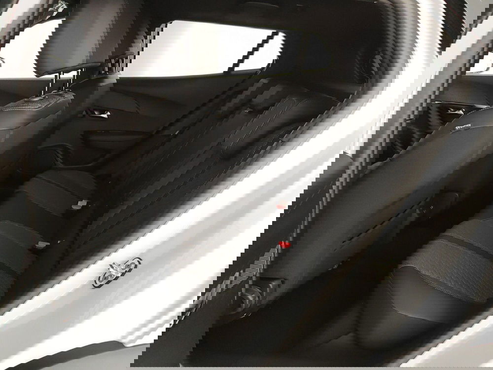 Peugeot 2008 nuova a Caserta (18)