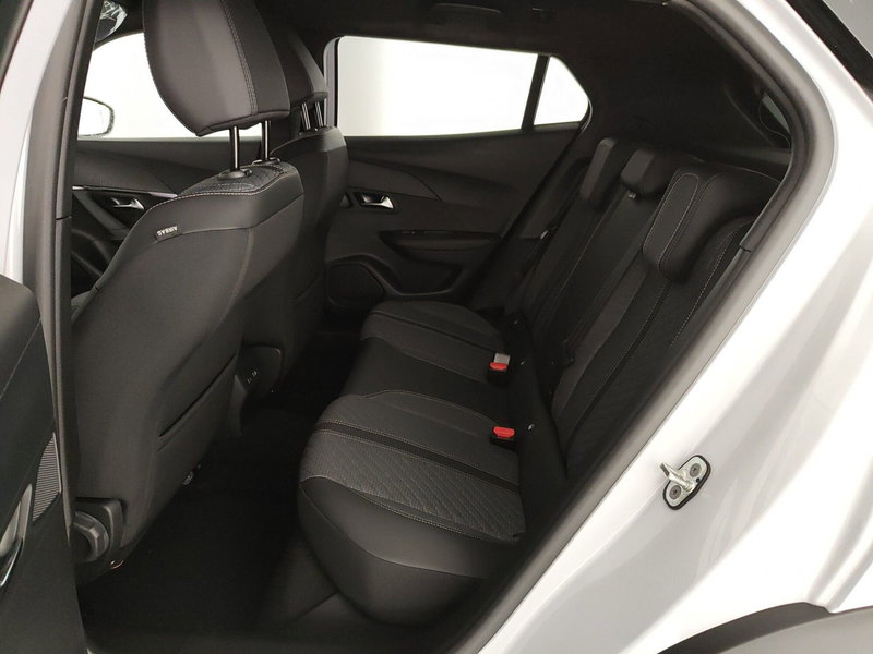 Peugeot 2008 nuova a Caserta (18)