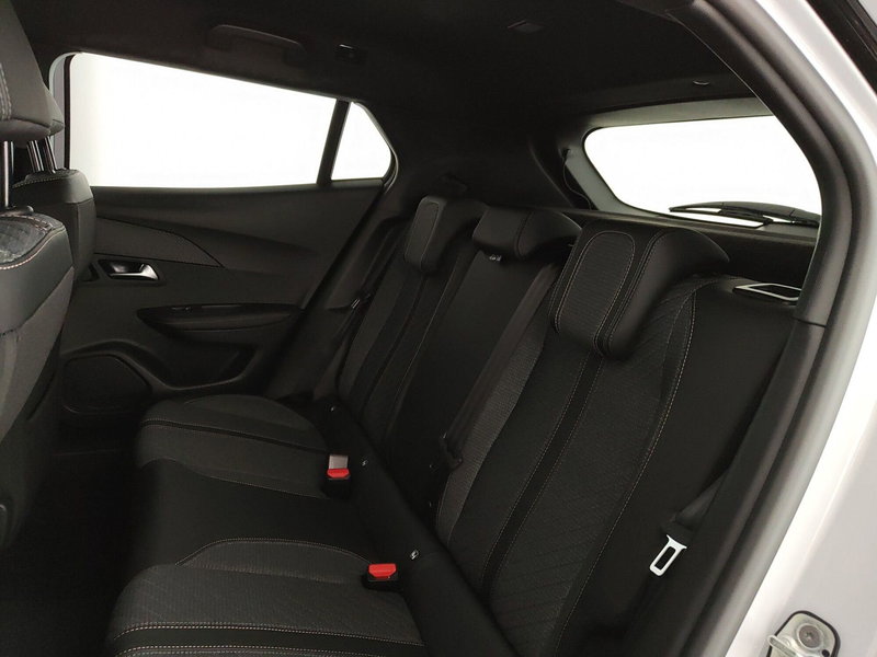 Peugeot 2008 nuova a Caserta (19)