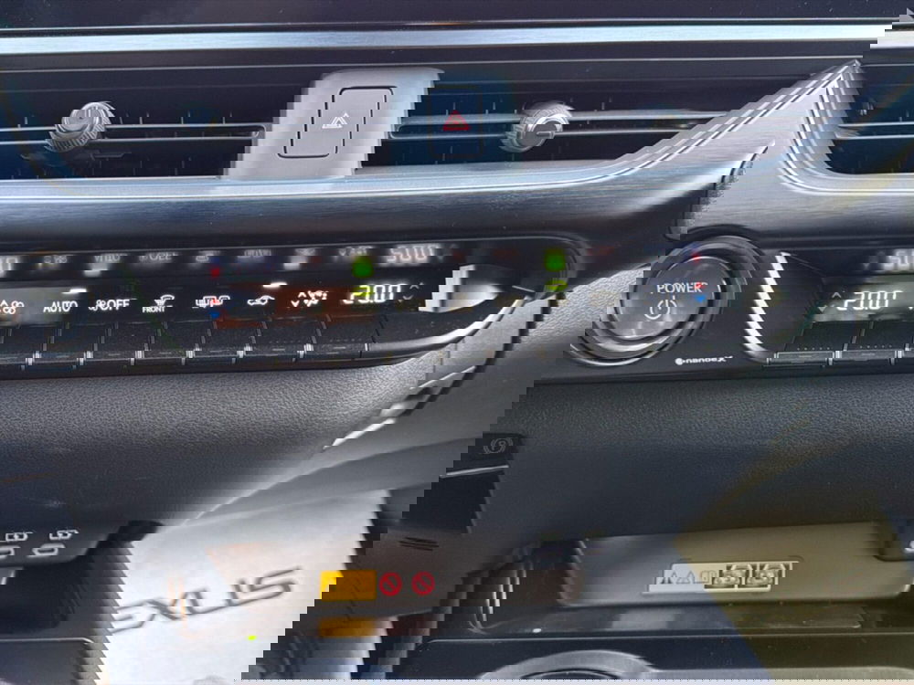 Lexus UX usata a Siracusa (14)