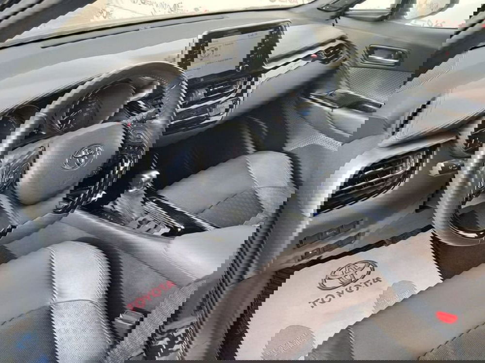 Toyota Toyota C-HR usata a Cagliari (11)