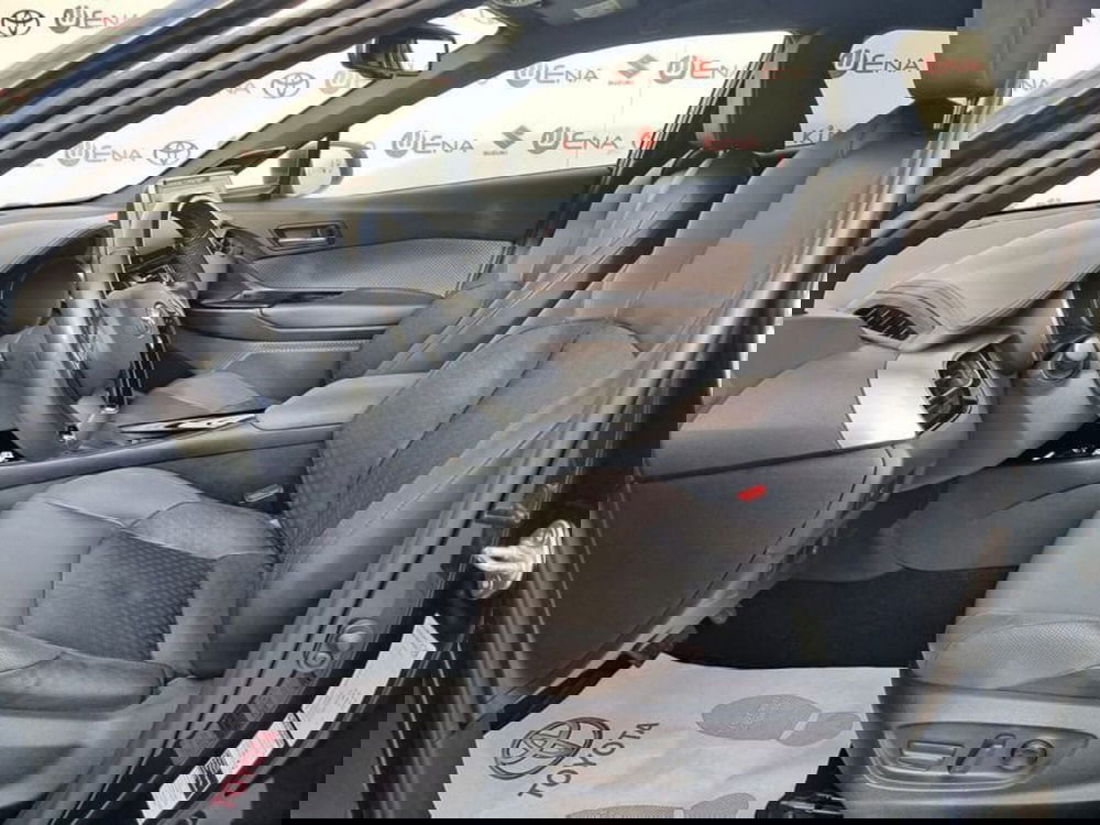 Toyota Toyota C-HR usata a Cagliari (12)