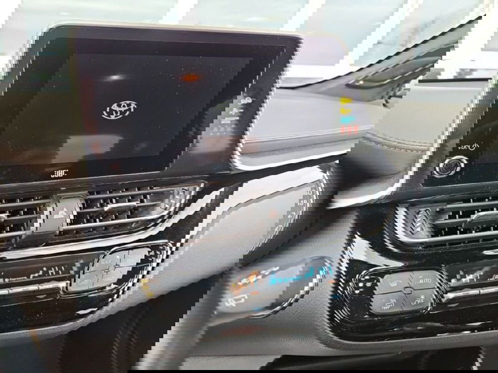 Toyota Toyota C-HR usata a Vicenza (12)